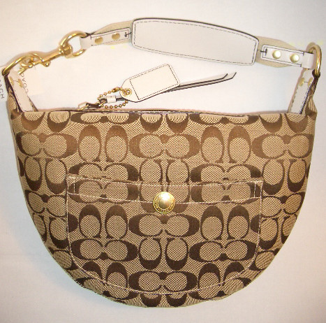 コーチ　ハンプトンズウィークエンド　シグネチャースモールホーボー　8631白トリム　イグジム価格23,572円（51％オフ）