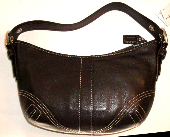 コーチ　ソーホーレザースモールホーボー　８A01黒　イグジム価格19,887円　（46％オフ）